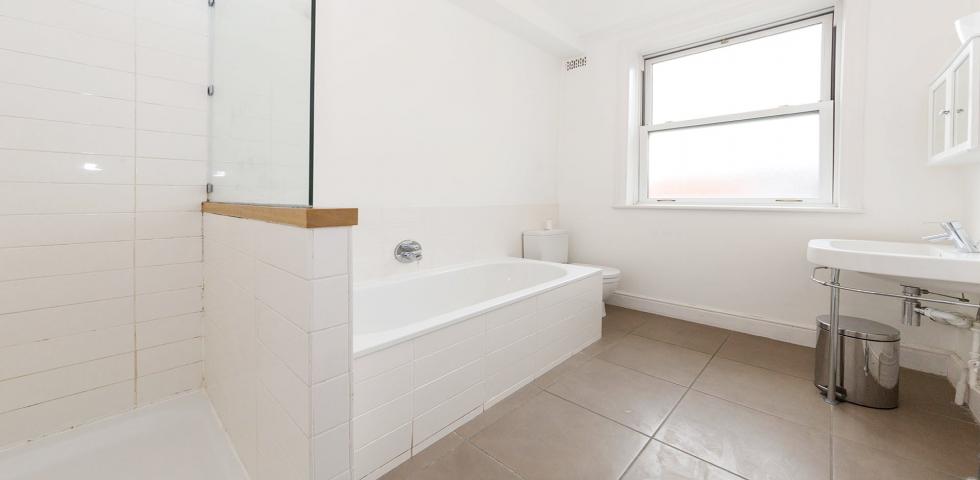 			NEW INSTRUCTION, 3 Bedroom, 1 bath, 1 reception Flat			 Finchley Road, FINCHLEY ROAD